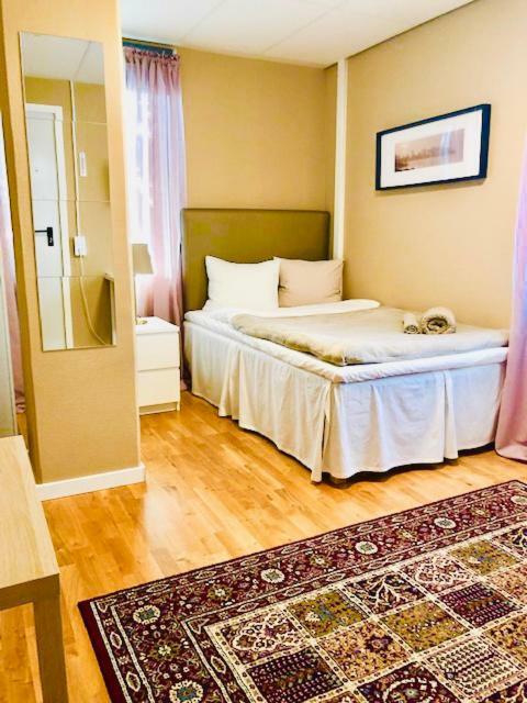 Golden Hostel Järfälla község Kültér fotó